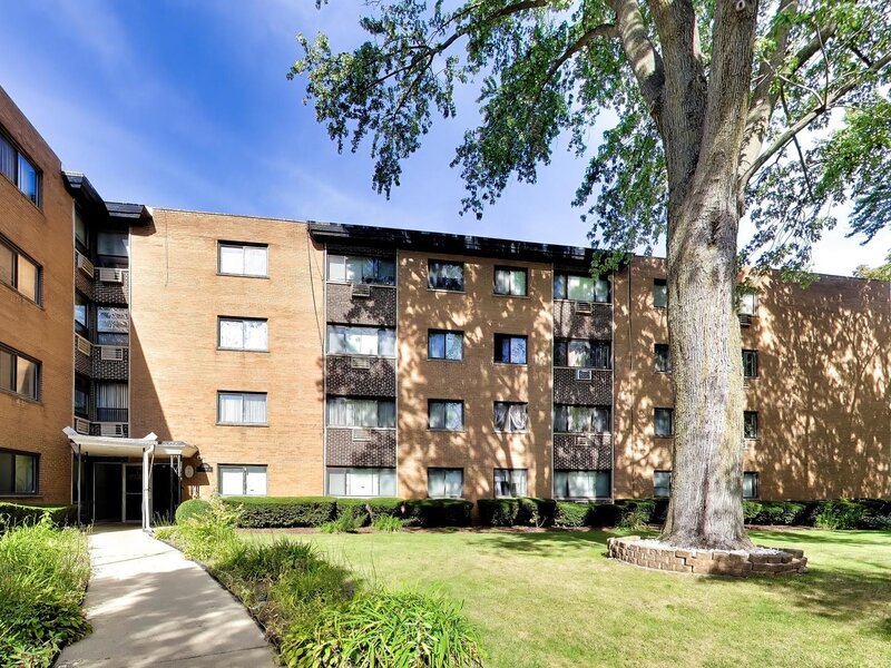 1600 W Greenleaf Avenue Chicago IL 60626