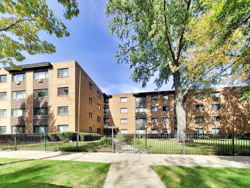 1600 W Greenleaf Avenue Chicago IL 60626