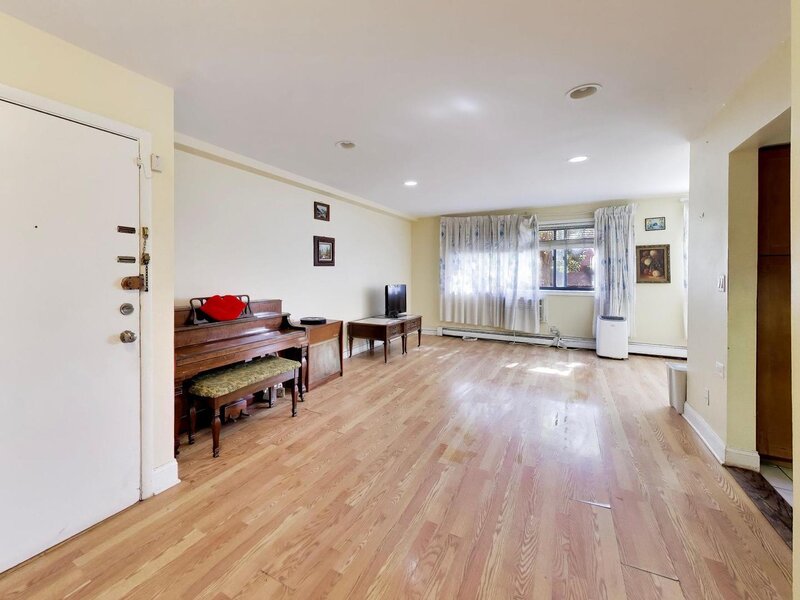 1600 W Greenleaf Avenue Chicago IL 60626