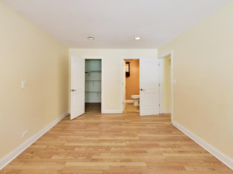 1600 W Greenleaf Avenue Chicago IL 60626