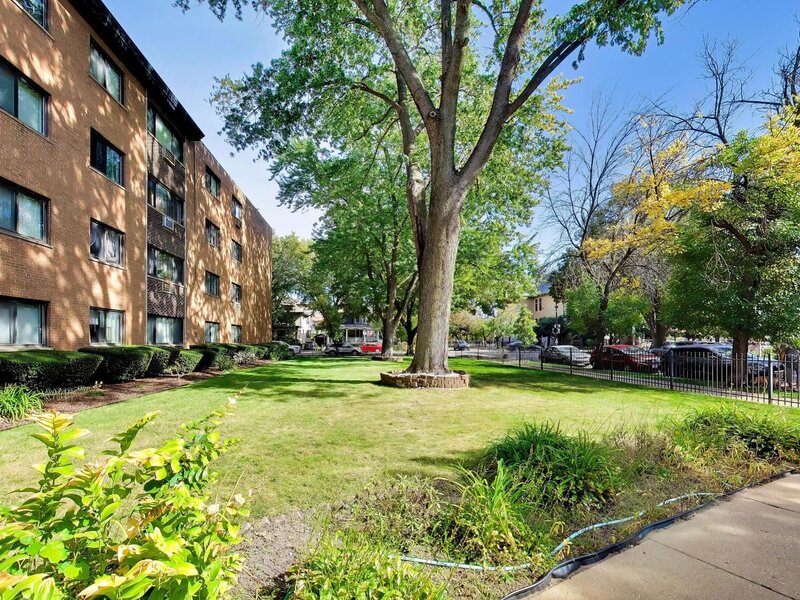 1600 W Greenleaf Avenue Chicago IL 60626