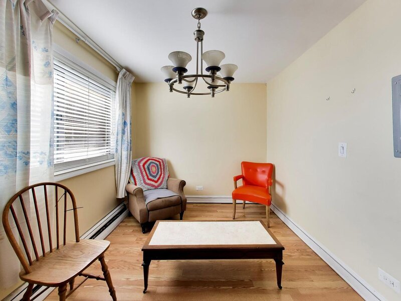 1600 W Greenleaf Avenue Chicago IL 60626