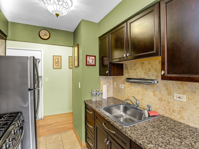 2629 N Hampden Court Chicago IL 60614