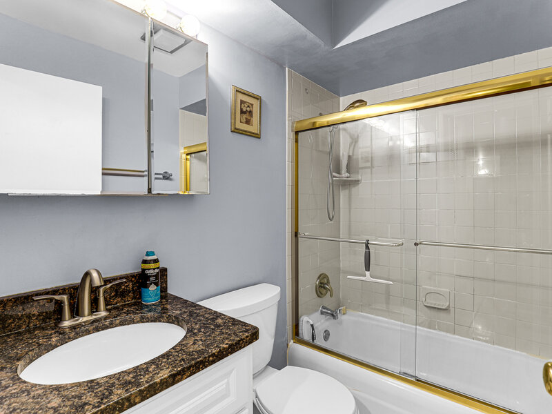 2629 N Hampden Court Chicago IL 60614