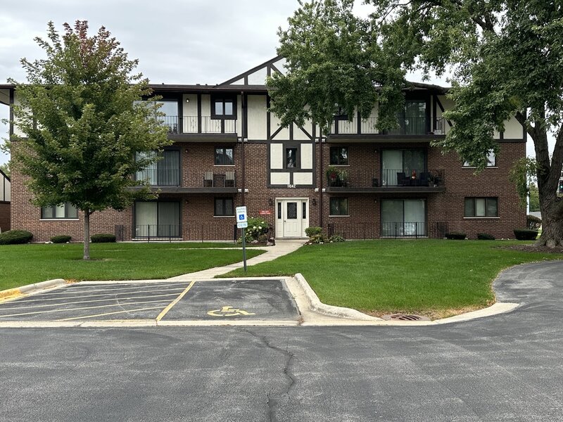 11042 S Theresa Circle Palos Hills IL 60465