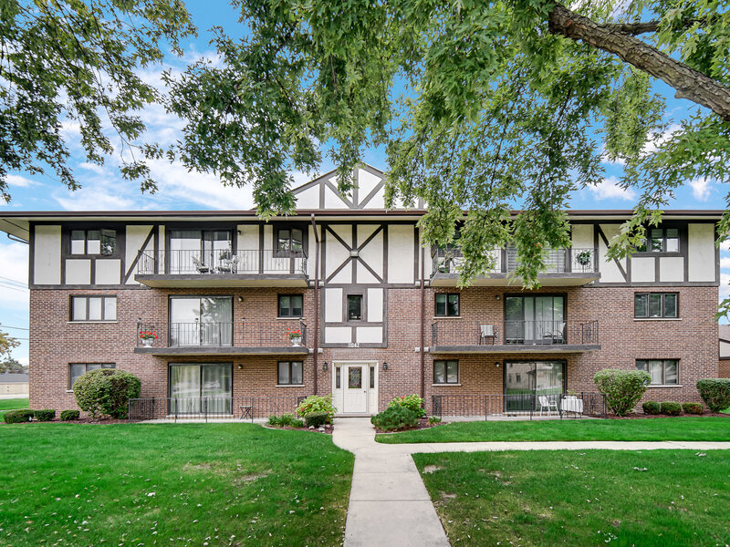 11042 S Theresa Circle Palos Hills IL 60465