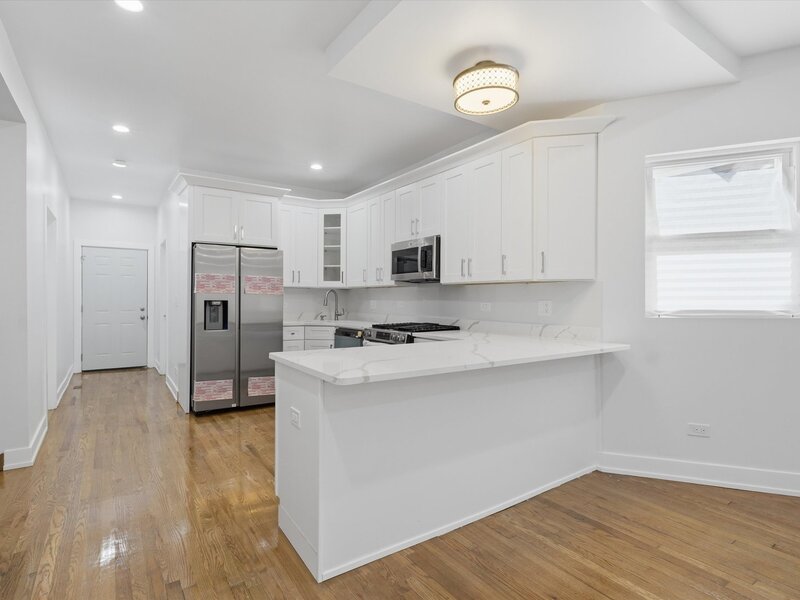 7607 S May Street Chicago IL 60620