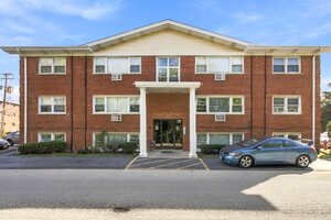 Photo of 10154 Hartford Court Schiller Park IL 60176 Unit 2C