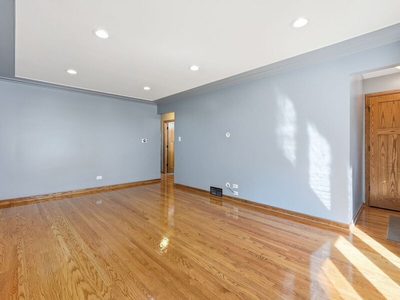13516 S Avenue L Street Chicago IL 60633
