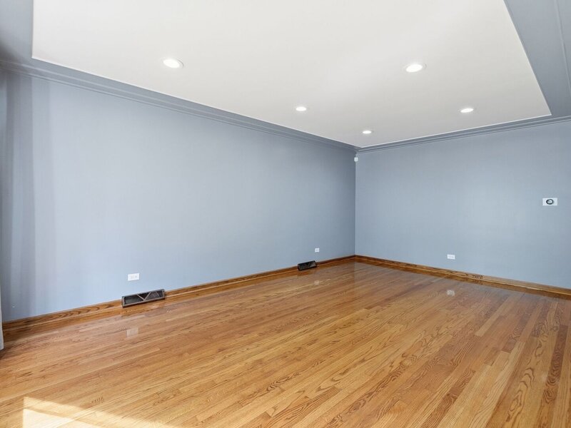 13516 S Avenue L Street Chicago IL 60633