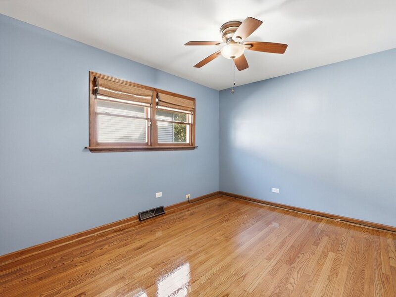 13516 S Avenue L Street Chicago IL 60633