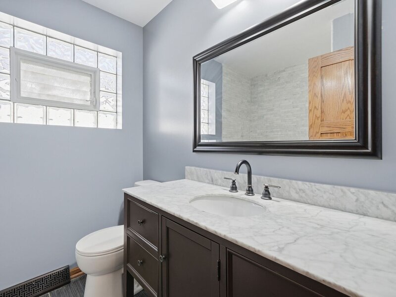 13516 S Avenue L Street Chicago IL 60633