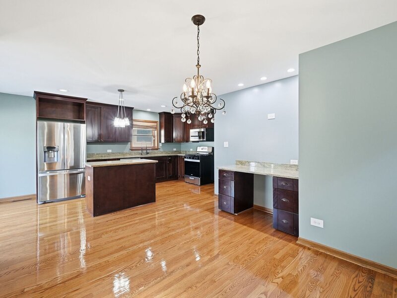 13516 S Avenue L Street Chicago IL 60633