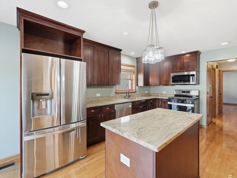 13516 S Avenue L Street Chicago IL 60633