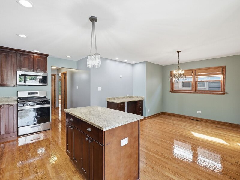 13516 S Avenue L Street Chicago IL 60633