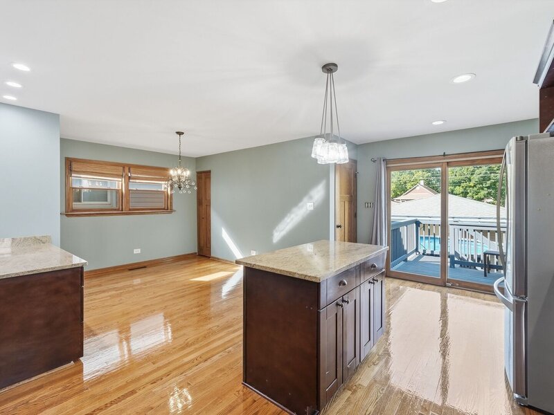 13516 S Avenue L Street Chicago IL 60633