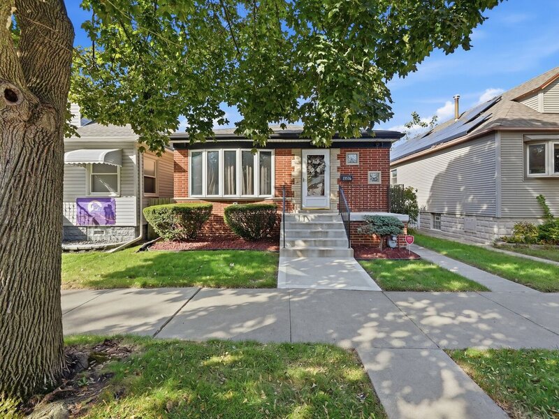 13516 S Avenue L Street Chicago IL 60633