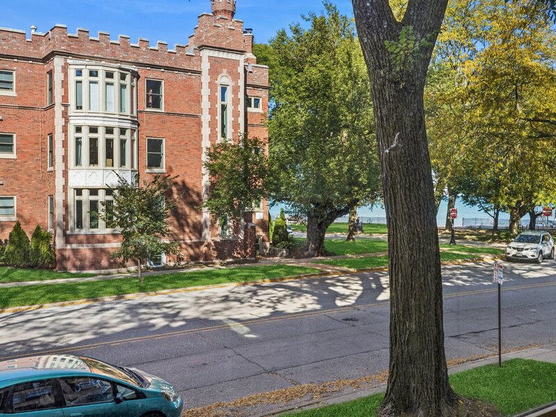 482 Sheridan Road Evanston IL 60202