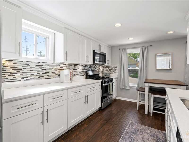 116 N 7th Avenue St. Charles IL 60174