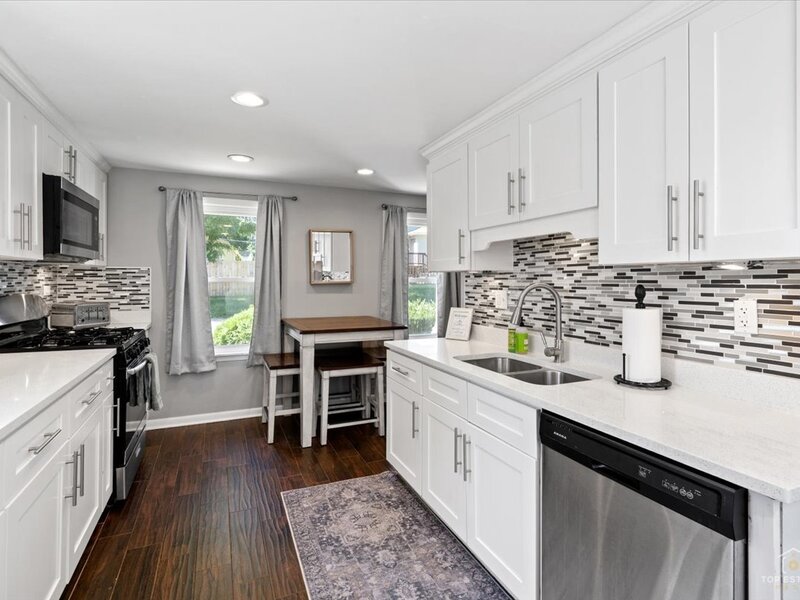 116 N 7th Avenue St. Charles IL 60174
