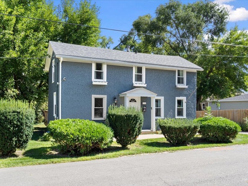 116 N 7th Avenue St. Charles IL 60174