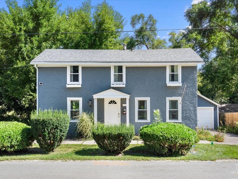 116 N 7th Avenue St. Charles IL 60174