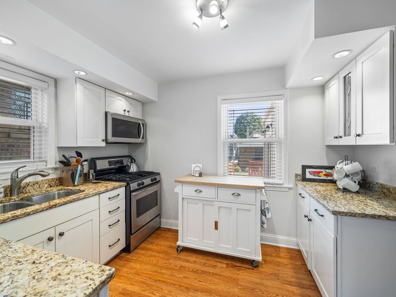 8011 S Washtenaw Avenue Chicago IL 60652