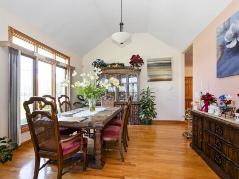 1527 Dunfries Street Flossmoor IL 60422
