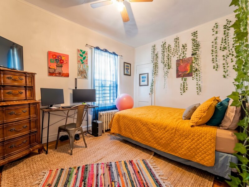 512 W 115th Street Chicago IL 60628