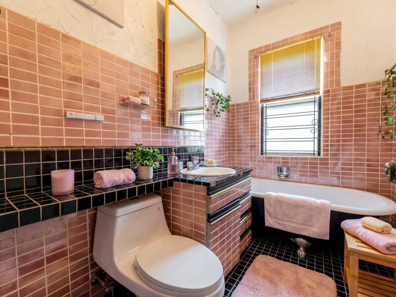 512 W 115th Street Chicago IL 60628