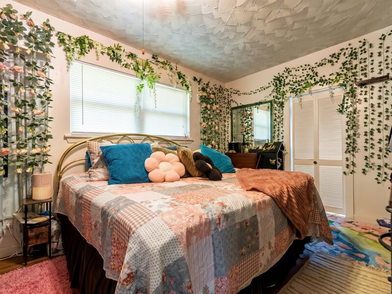 512 W 115th Street Chicago IL 60628