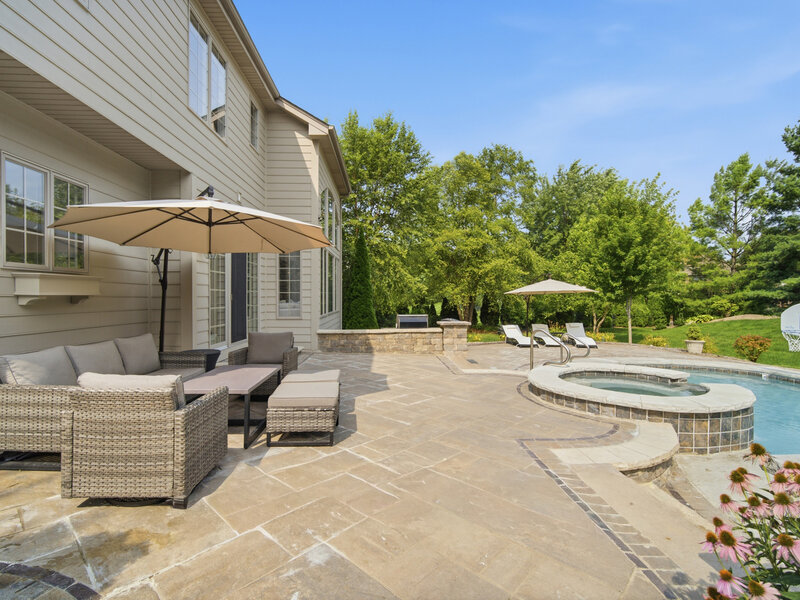 3818 Grand View Court St. Charles IL 60175