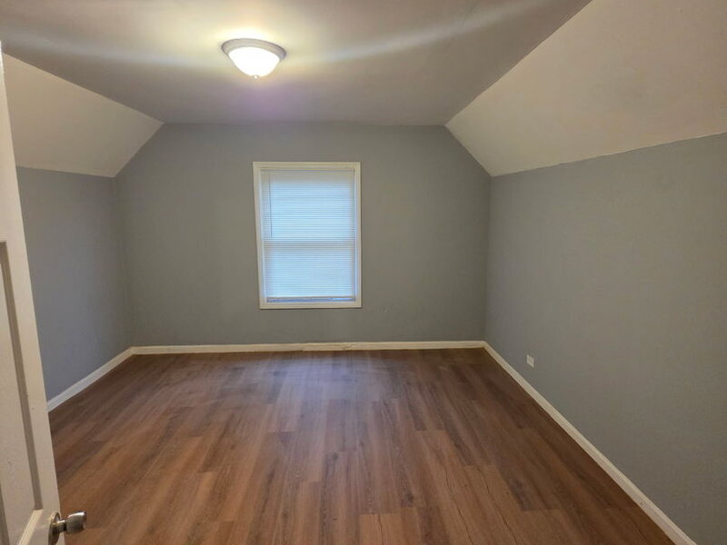 8013 S Marquette Avenue Chicago IL 60617