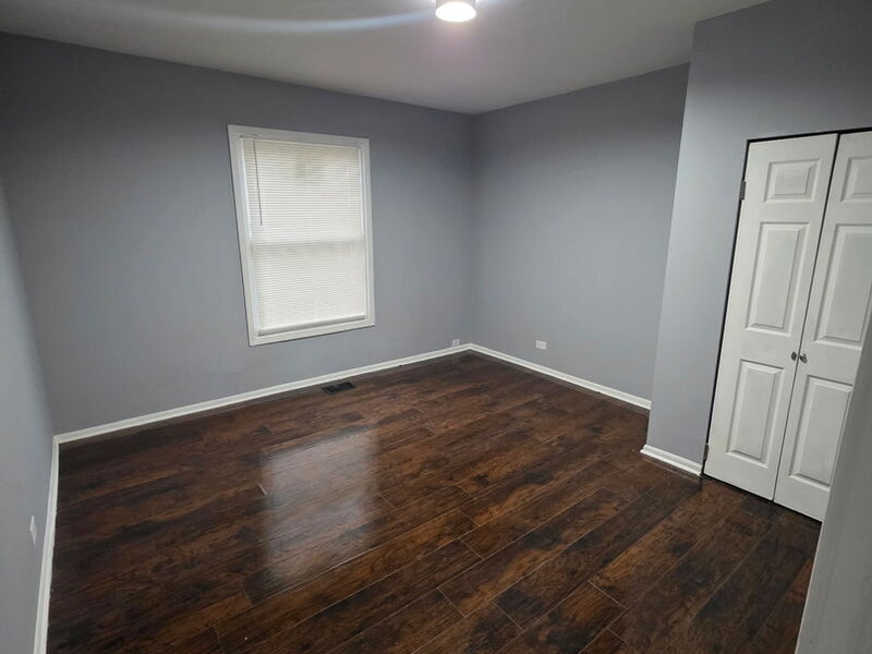 8013 S Marquette Avenue Chicago IL 60617