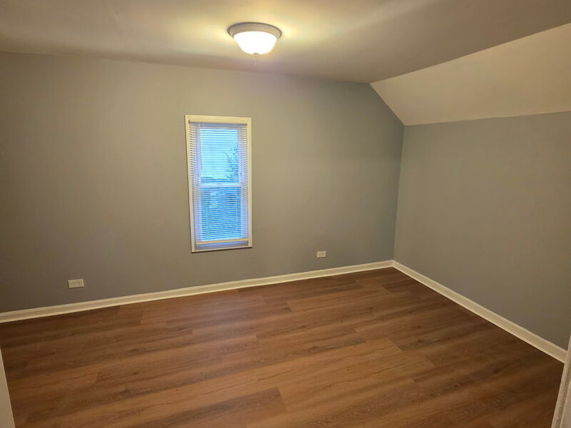 8013 S Marquette Avenue Chicago IL 60617