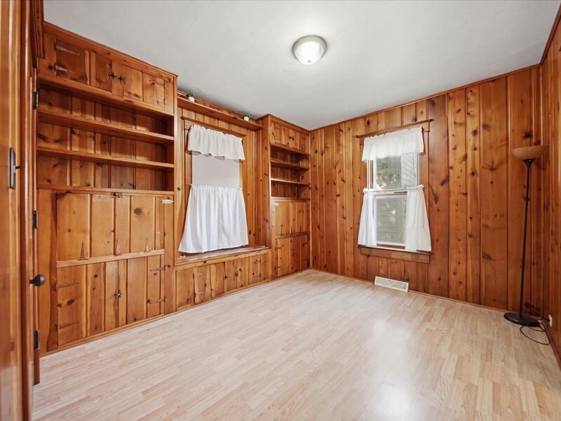 105 9th Avenue Sterling IL 61081