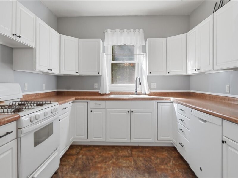 105 9th Avenue Sterling IL 61081