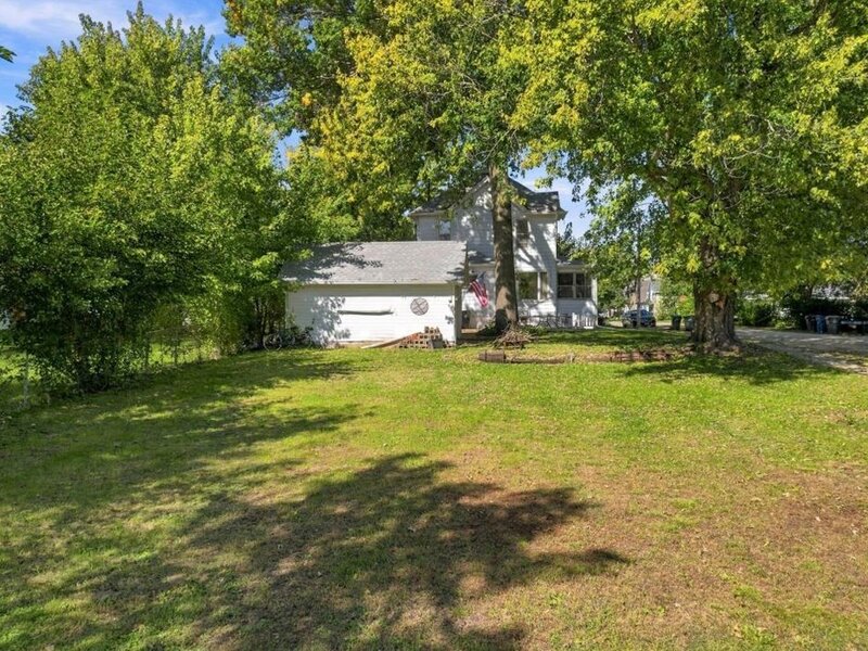 105 9th Avenue Sterling IL 61081