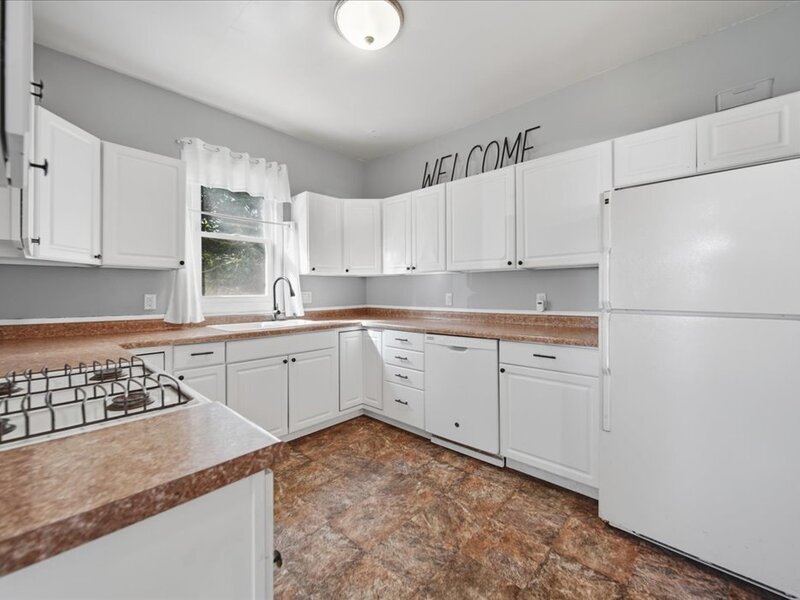 105 9th Avenue Sterling IL 61081