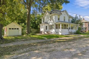 Photo of 105 9th Avenue Sterling IL 61081