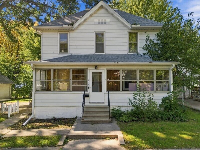 105 9th Avenue Sterling IL 61081