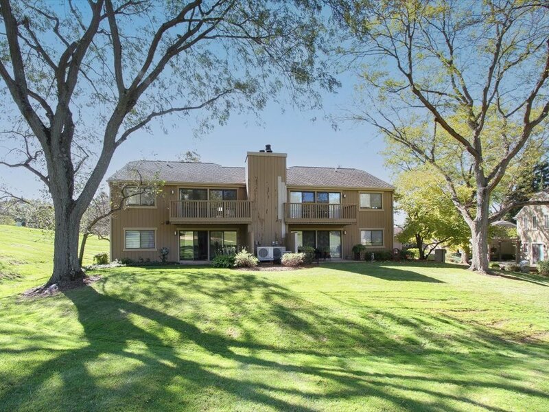 746 Oak Hill Road Lake Barrington IL 60010