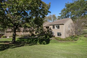 Photo of 746 Oak Hill Road Lake Barrington IL 60010