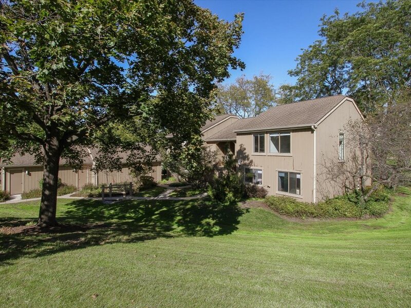 746 Oak Hill Road Lake Barrington IL 60010