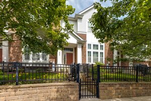 Photo of 533 Plaza Place Aurora IL 60504