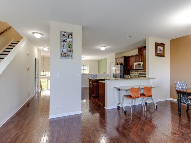 533 Plaza Place Aurora IL 60504