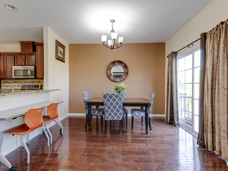533 Plaza Place Aurora IL 60504
