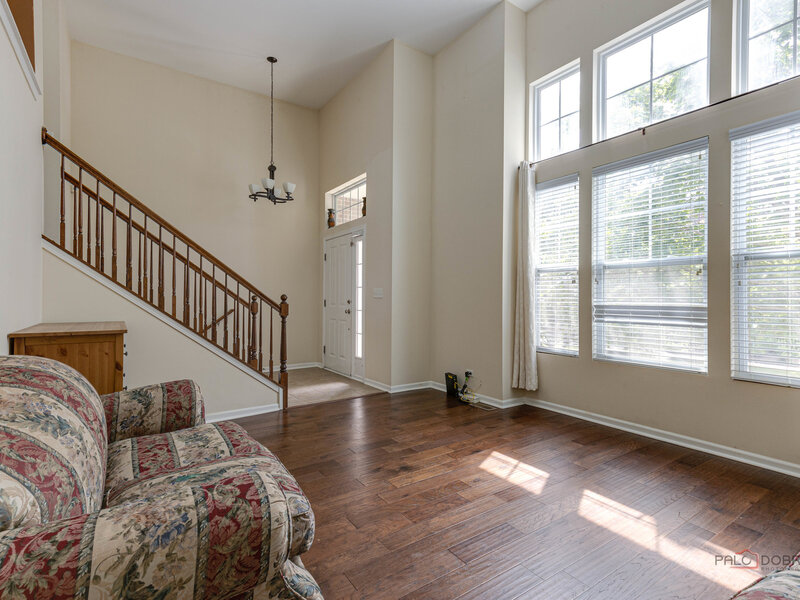 533 Plaza Place Aurora IL 60504