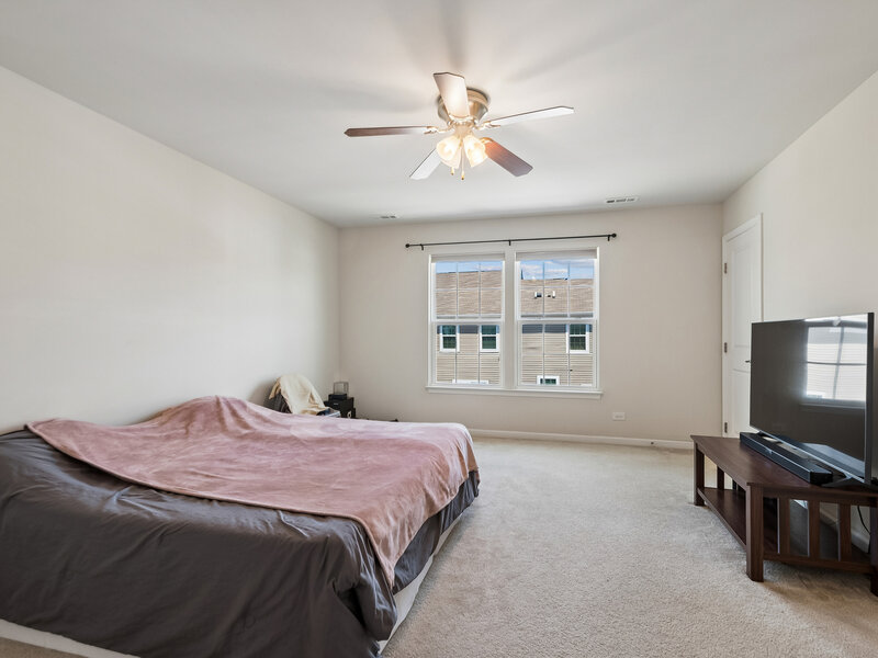 69 Nicholas Drive Des Plaines IL 60016