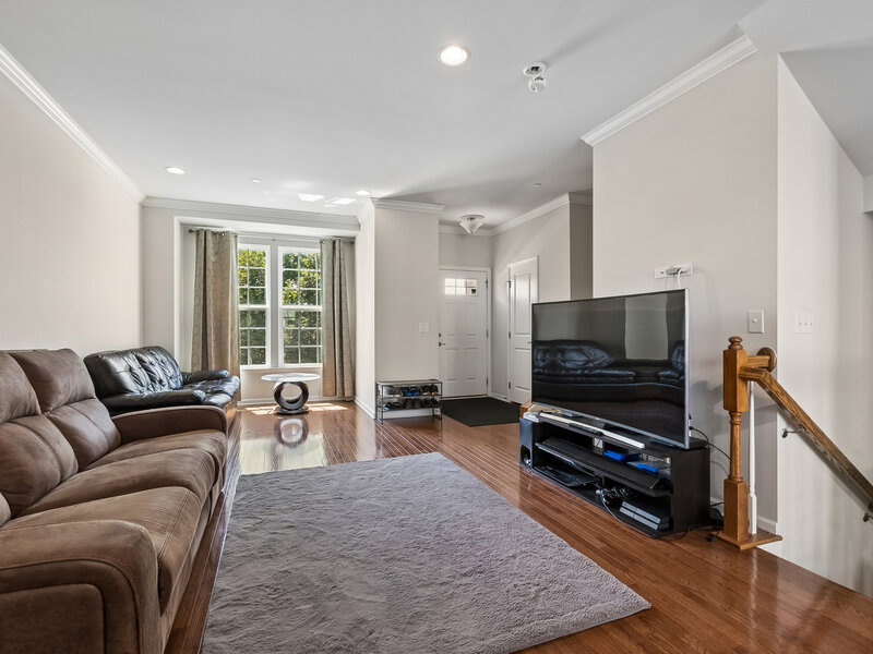 69 Nicholas Drive Des Plaines IL 60016